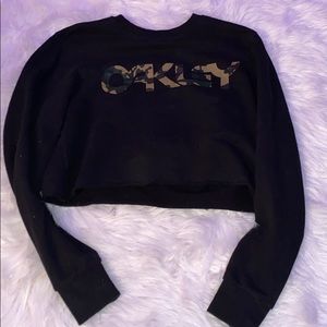 oakley crew neck
